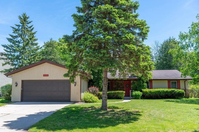 1032 PILGRIM ROAD, Neenah, WI 54956