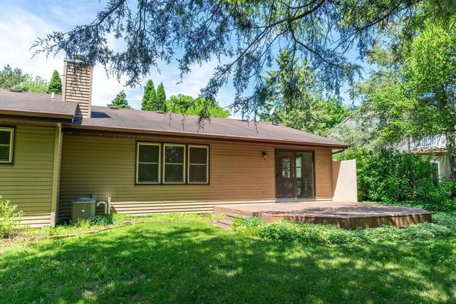 1032 PILGRIM ROAD, Neenah, WI 54956