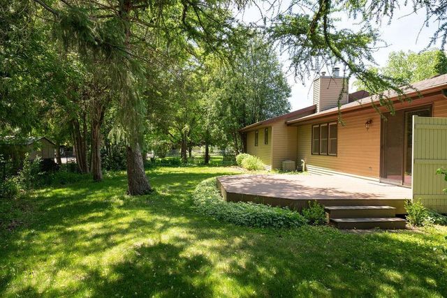 1032 PILGRIM ROAD, Neenah, WI 54956
