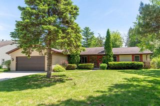 1032 PILGRIM ROAD, Neenah, WI 54956