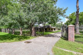 1083 County Rd 147, Alvin, TX 77511