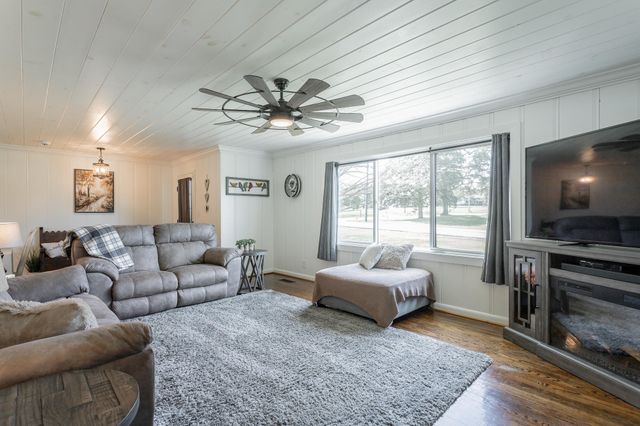 327 Irwin Avenue, Decatur, TN 37322