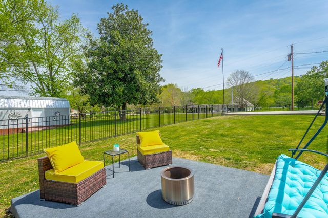 327 Irwin Avenue, Decatur, TN 37322