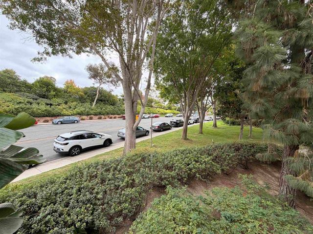8581 Villa La Jolla Drive P, La Jolla, CA 92037