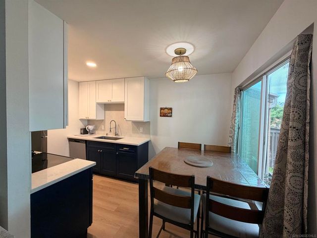 8581 Villa La Jolla Drive P, La Jolla, CA 92037