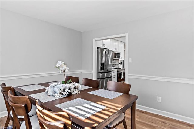 6732 Rollingwood Drive, Clemmons, NC 27012