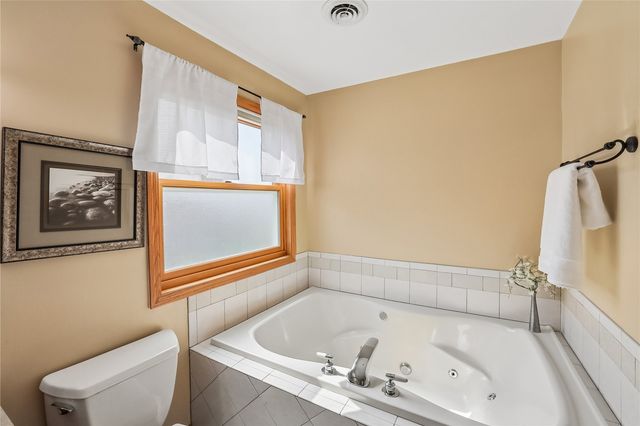 1404 Santa Fe Drive, Iowa City, IA 52246