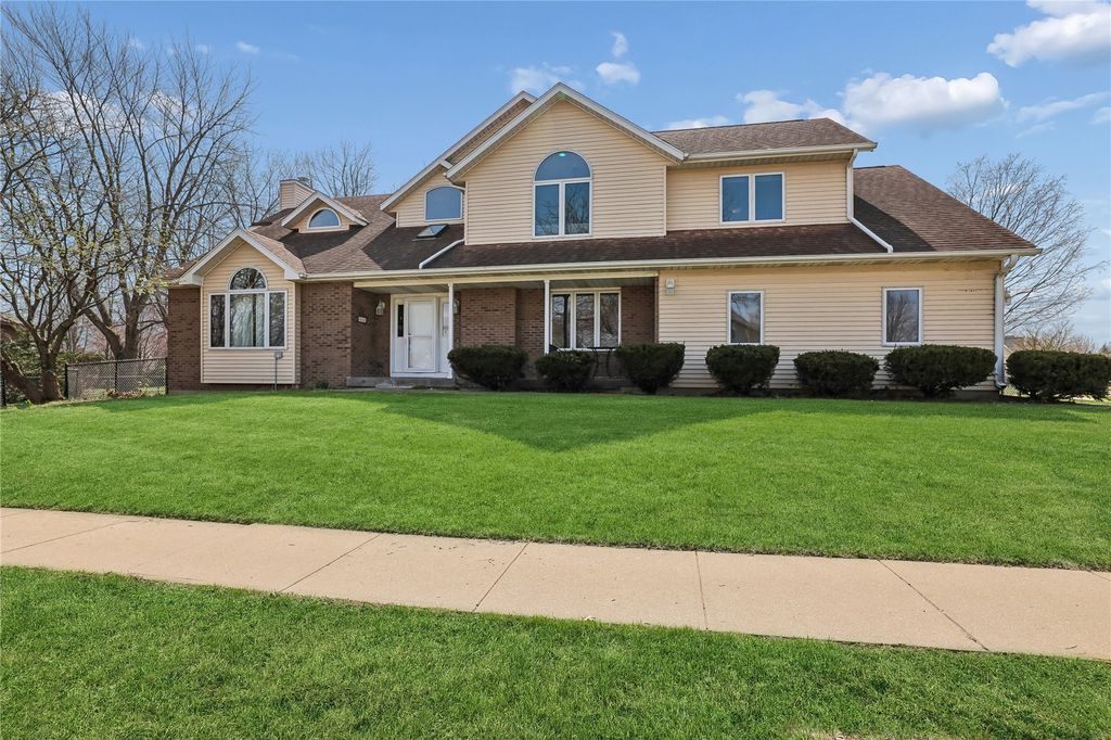 1404 Santa Fe Drive, Iowa City, IA 52246