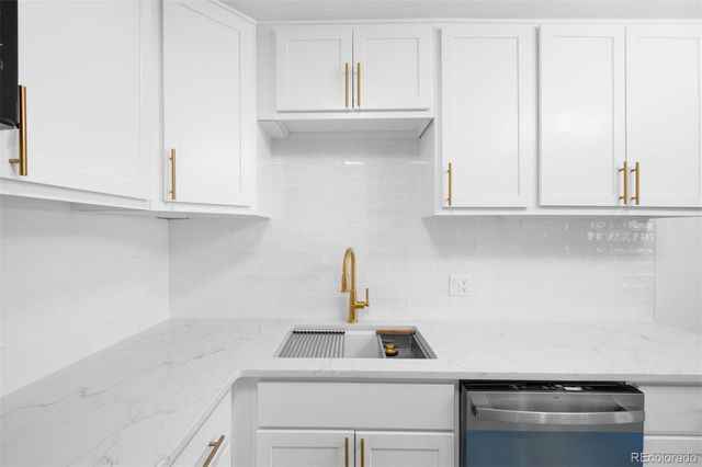 675 S Alton Way 9C, Denver, CO 80247