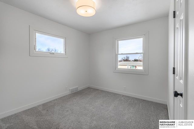 343 Highland Drive, Gretna, NE 68028