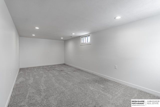 343 Highland Drive, Gretna, NE 68028