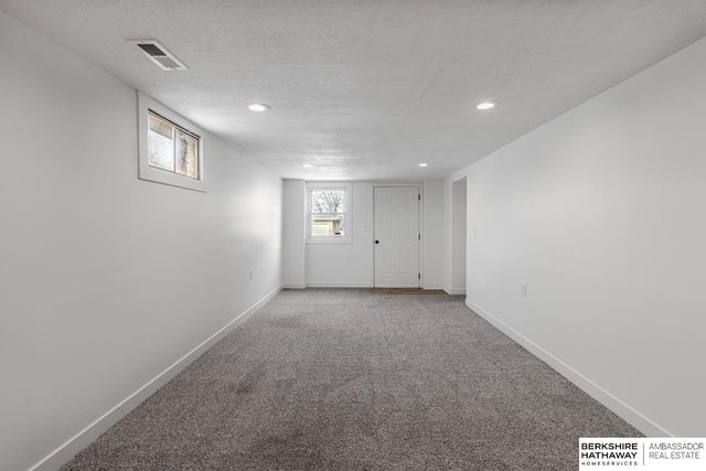 343 Highland Drive, Gretna, NE 68028