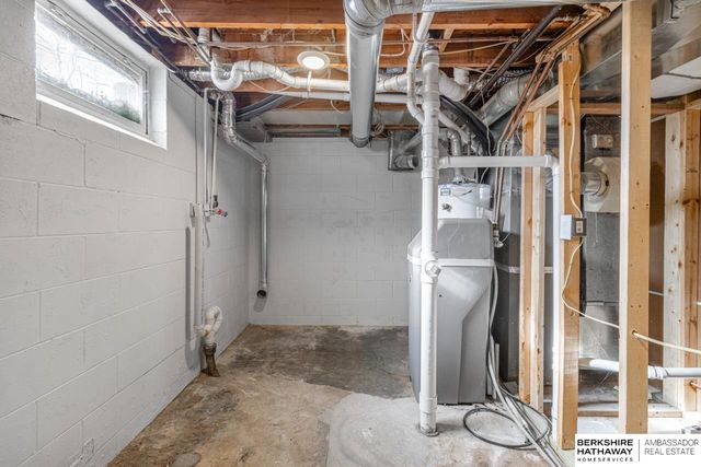 343 Highland Drive, Gretna, NE 68028