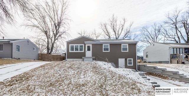 343 Highland Drive, Gretna, NE 68028
