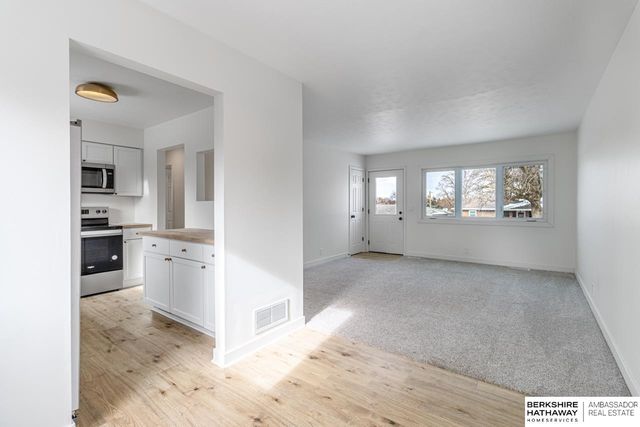 343 Highland Drive, Gretna, NE 68028