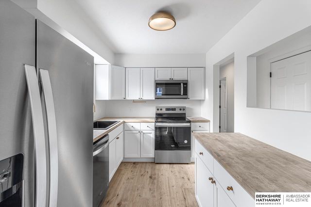 343 Highland Drive, Gretna, NE 68028