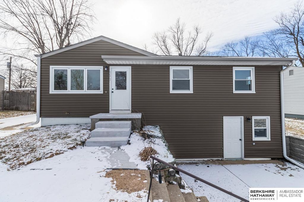 343 Highland Drive, Gretna, NE 68028