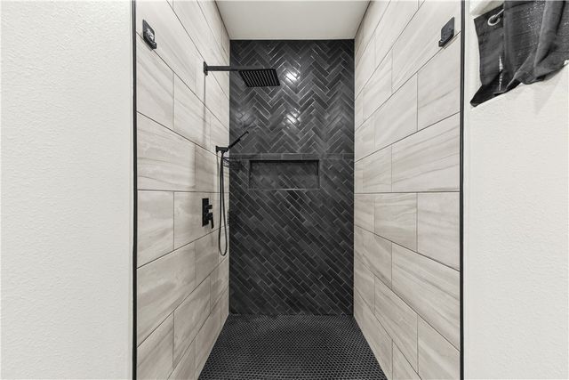 5012 Hickory Lane, College Station, TX 77845