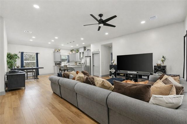 5012 Hickory Lane, College Station, TX 77845