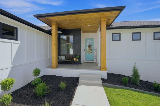 2501 N Emerald Ct, Andover, KS 67002