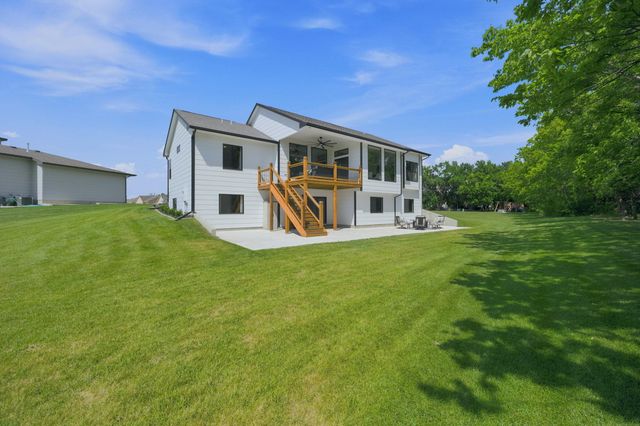 2501 N Emerald Ct, Andover, KS 67002