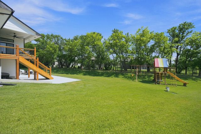 2501 N Emerald Ct, Andover, KS 67002