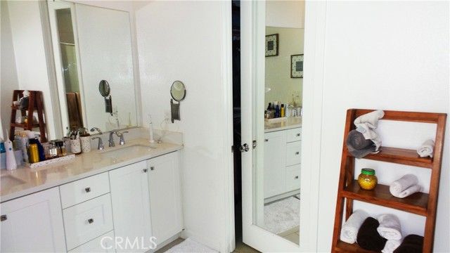 26976 Prospector Road 201, Valencia (santa Clarita), CA 91381