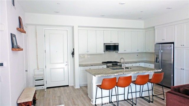 26976 Prospector Road 201, Valencia (santa Clarita), CA 91381