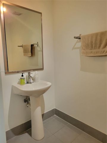 92 SW 3rd St 2107, Miami, FL 33130