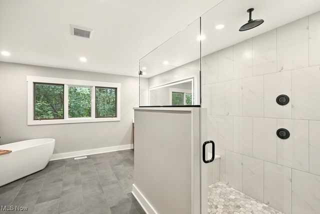 38080 Berkeley Avenue, Moreland Hills, OH 44022