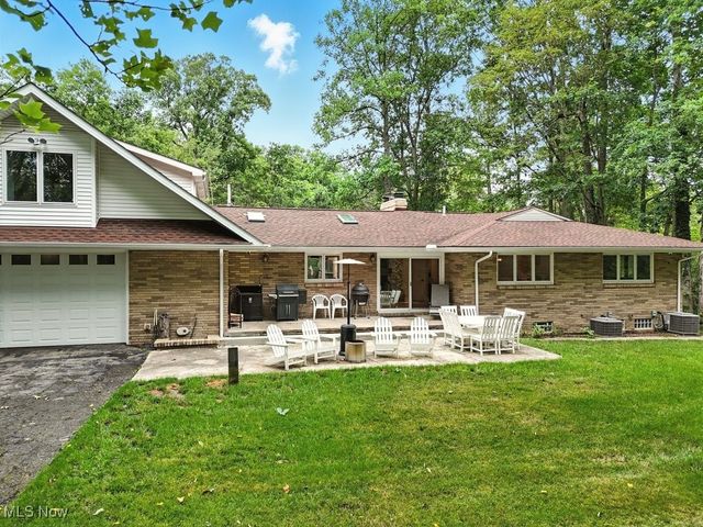 38080 Berkeley Avenue, Moreland Hills, OH 44022