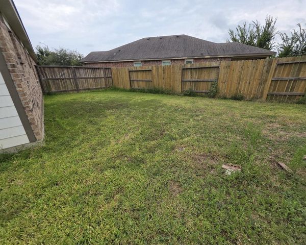 9222 Melmack Drive, Rosharon, TX 77583