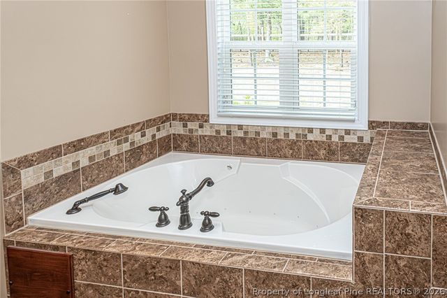 126 W Twelve Oaks Road, Raeford, NC 28376