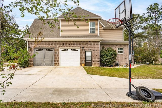 126 W Twelve Oaks Road, Raeford, NC 28376