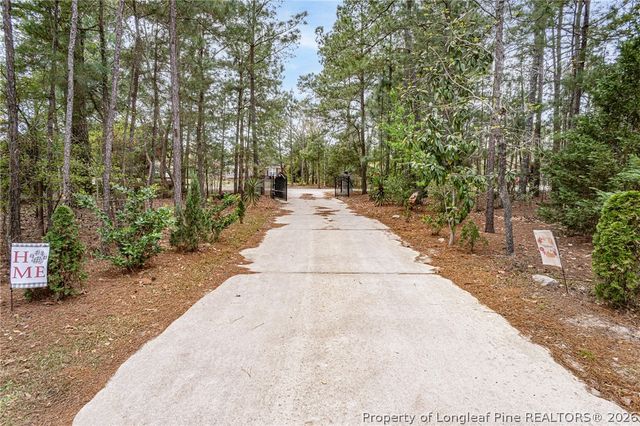 126 W Twelve Oaks Road, Raeford, NC 28376