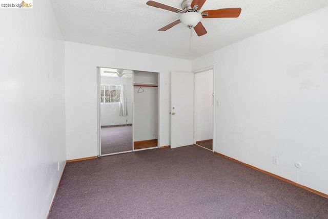 933 41St St, Oakland, CA 94608