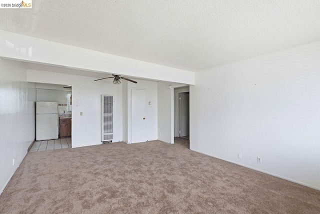 933 41St St, Oakland, CA 94608