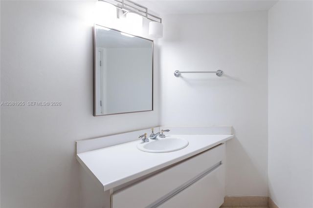 16711 Collins Avenue 1704, Sunny Isles Beach, FL 33160