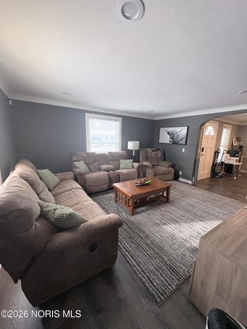 105 Pennsylvania Avenue, Swanton, OH 43558