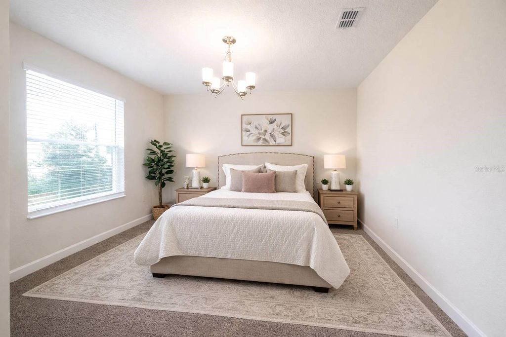 Image 12 of property listing at 11211 HISTORY AVENUE, Orlando, FL 32832