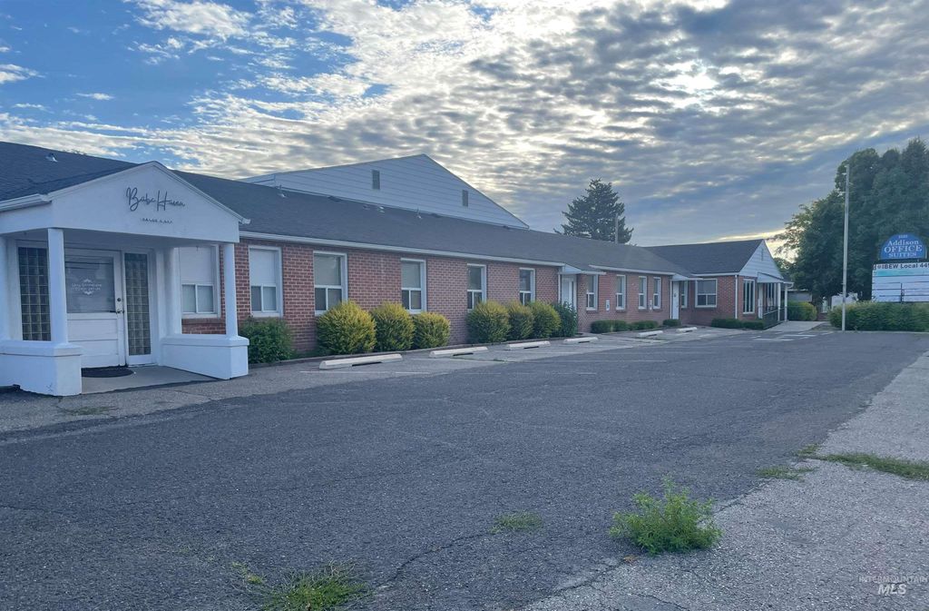 1525 E Addison D-1, Twin Falls, ID 83301