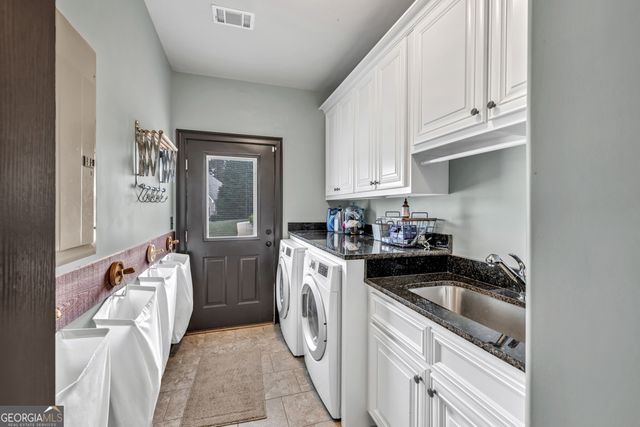 401 Sara Court, Loganville, GA 30052