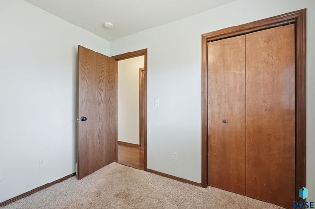 900 S Linden Ave Avenue, Harrisburg, SD 57032