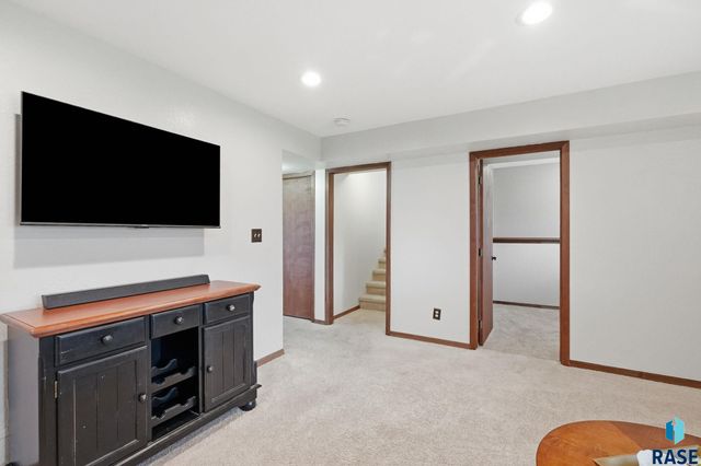 900 S Linden Ave Avenue, Harrisburg, SD 57032
