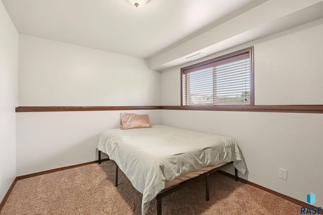 900 S Linden Ave Avenue, Harrisburg, SD 57032