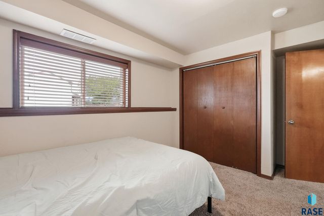 900 S Linden Ave Avenue, Harrisburg, SD 57032