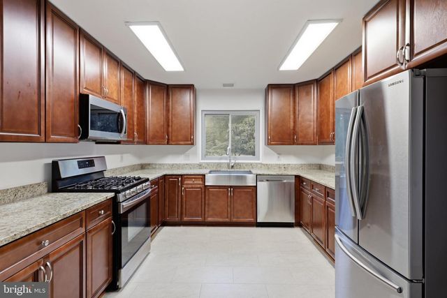 8804 MANSION FARM PL, Alexandria, VA 22309