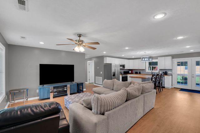 257 Whitaker Rd, Shelbyville, TN 37160