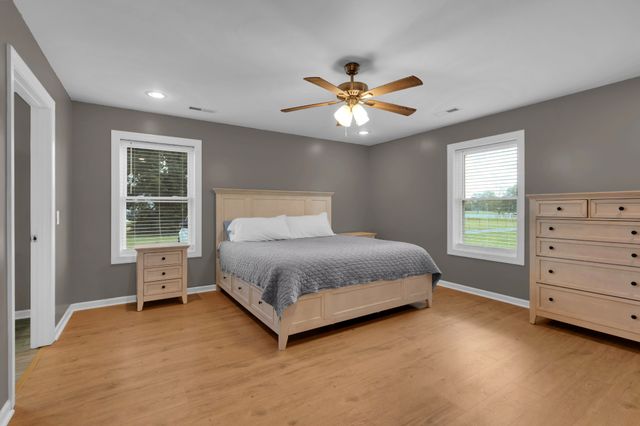257 Whitaker Rd, Shelbyville, TN 37160