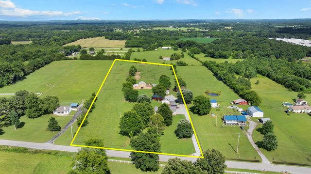 257 Whitaker Rd, Shelbyville, TN 37160